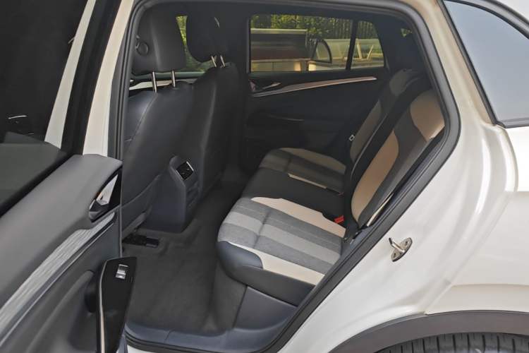 Used Volkswagen ID.4 CROZZ 2022 Standard Range PURE Edition Left Rear Seat