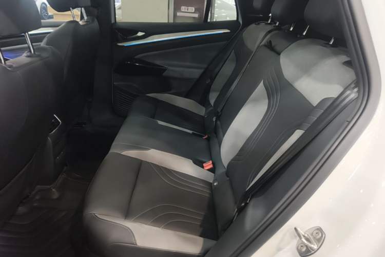 Used Volkswagen ID.4 CROZZ 2022 Long-Range Lite PRO Edition Left Rear Seat