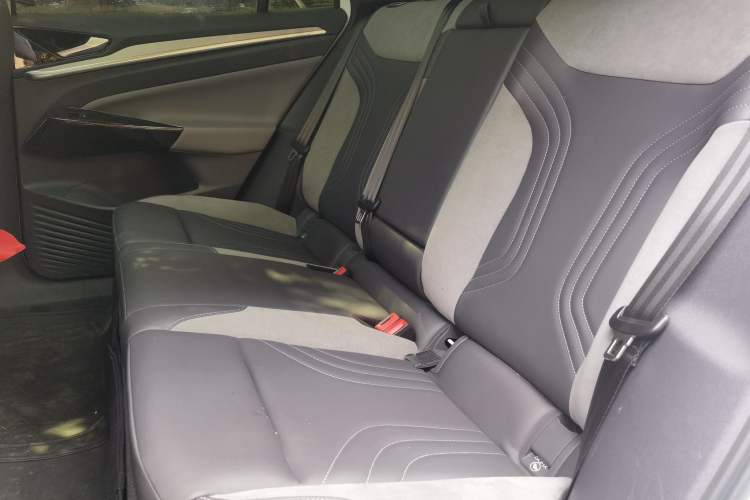 Used Volkswagen ID.4 CROZZ 2022 Long-Range Lite PRO Edition Left Rear Seat
