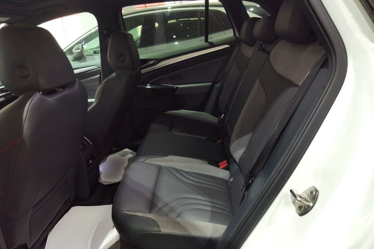 Used Volkswagen ID.4 CROZZ 2022 High-Performance PRIME Edition Left Rear Seat