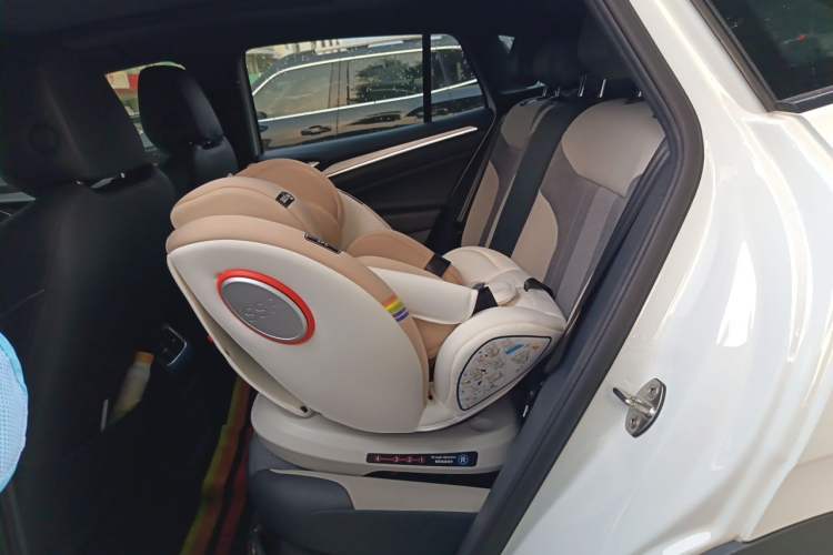 Used Volkswagen ID.4 CROZZ 2022 Long-Range PURE+ Edition Left Rear Seat