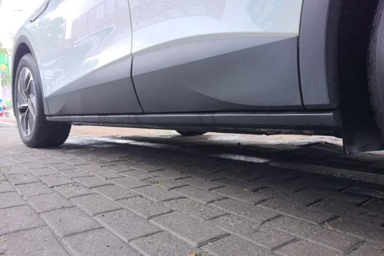 Used Volkswagen ID.4 CROZZ 2022 Standard Range PURE Edition Left Side Sill