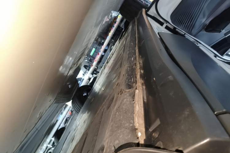 Used Volkswagen ID.4 CROZZ 2022 Standard Range PURE Edition Left Side Sill