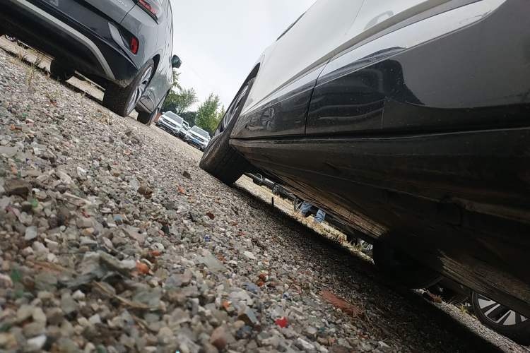 Used Volkswagen ID.4 CROZZ 2022 High-Performance PRIME Edition Left Side Sill