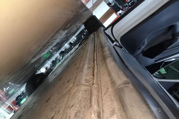 Used Volkswagen ID.4 CROZZ 2022 Long-Range PURE+ Edition Left Side Sill
