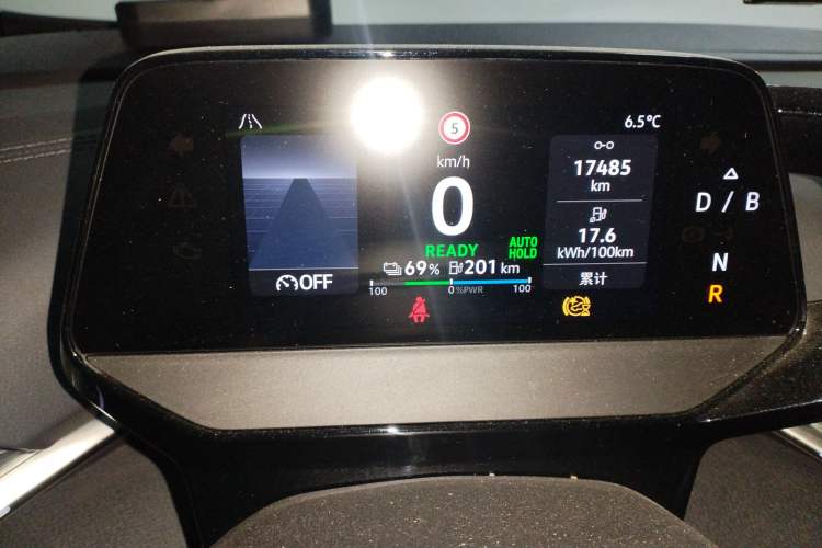 Used Volkswagen ID.4 CROZZ 2022 Pure Edition Limited Edition Odometer Close Up