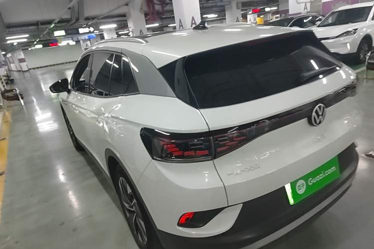 Used Volkswagen ID.4 CROZZ 2022 Pure Edition Limited Edition Rear Left 45 Deg