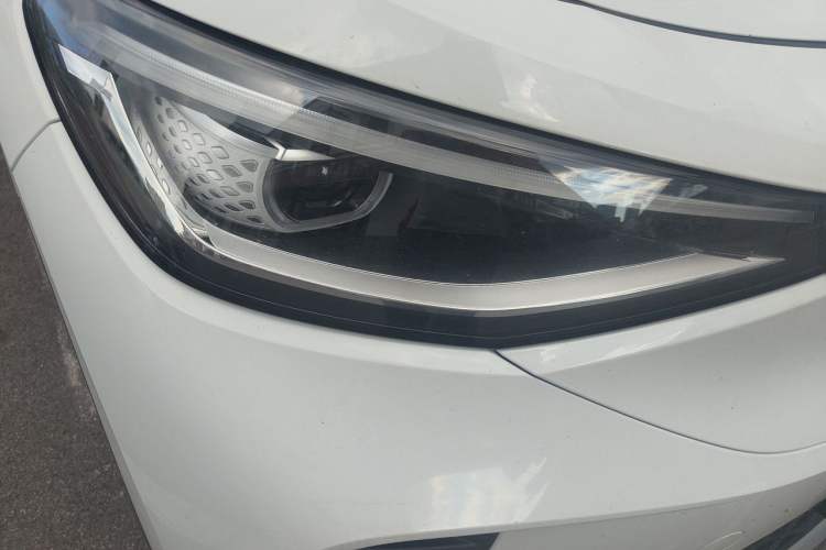 Used Volkswagen ID.4 CROZZ 2022 Long-Range PURE+ Edition Right Front Headlight