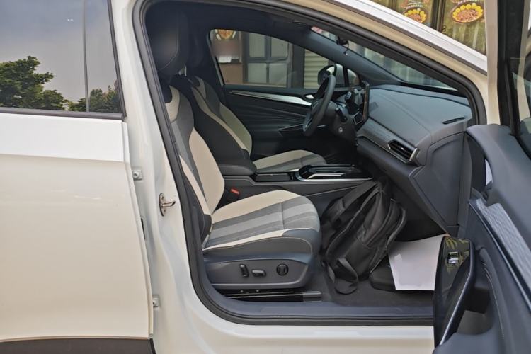 Used Volkswagen ID.4 CROZZ 2022 Standard Range PURE Edition Right Front Seat