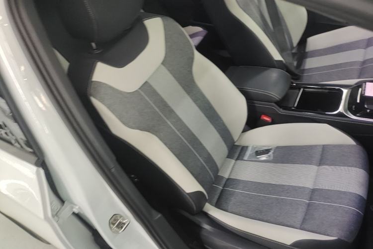 Used Volkswagen ID.4 CROZZ 2022 Long-Range PURE+ Edition Right Front Seat