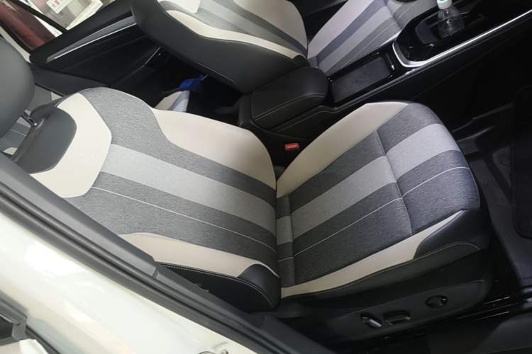 Used Volkswagen ID.4 CROZZ 2022 Long-Range PRO Edition Right Front Seat