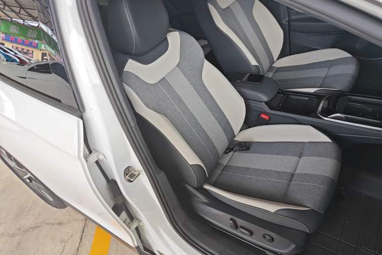 Used Volkswagen ID.4 CROZZ 2022 Pure Edition Limited Edition Right Front Seat