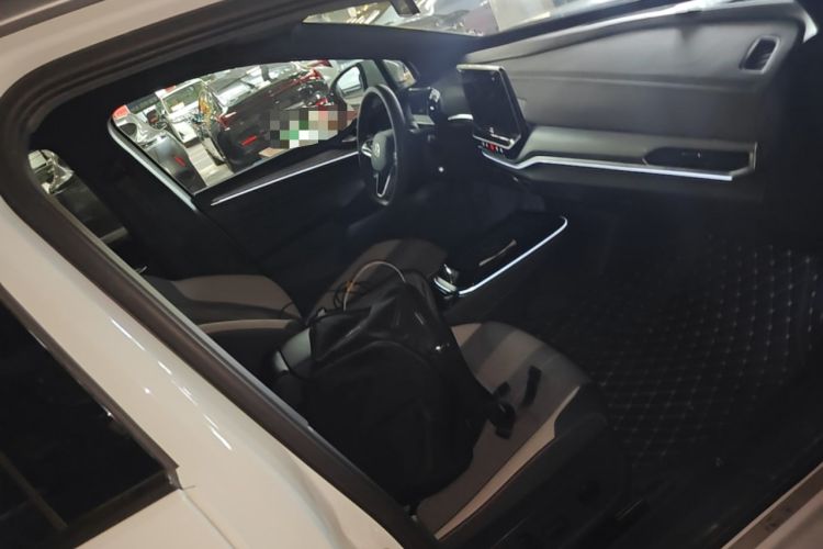 Used Volkswagen ID.4 CROZZ 2022 Long-Range PURE+ Edition Right Front Seat