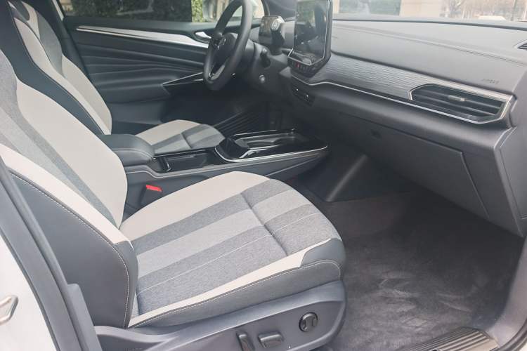 Used Volkswagen ID.4 CROZZ 2022 Pure Edition Limited Edition Right Front Seat