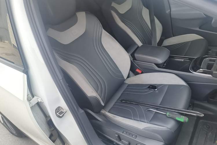 Used Volkswagen ID.4 CROZZ 2022 Long-Range Lite PRO Edition Right Front Seat