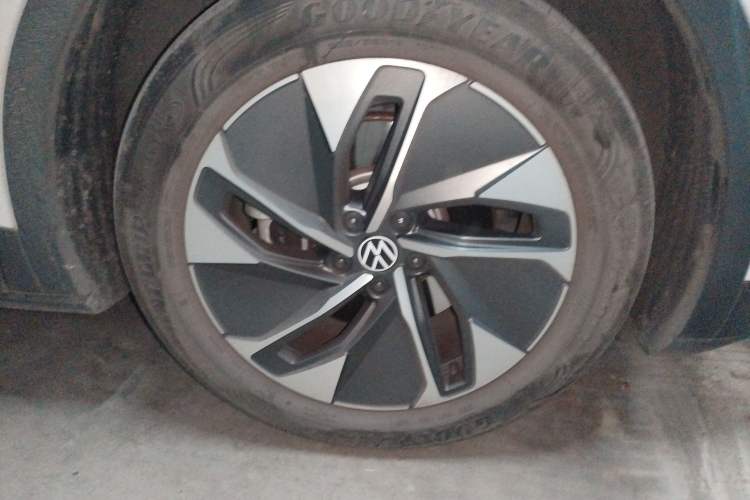 Used Volkswagen ID.4 CROZZ 2022 Pure Edition Limited Edition Right Front Wheel Hub
