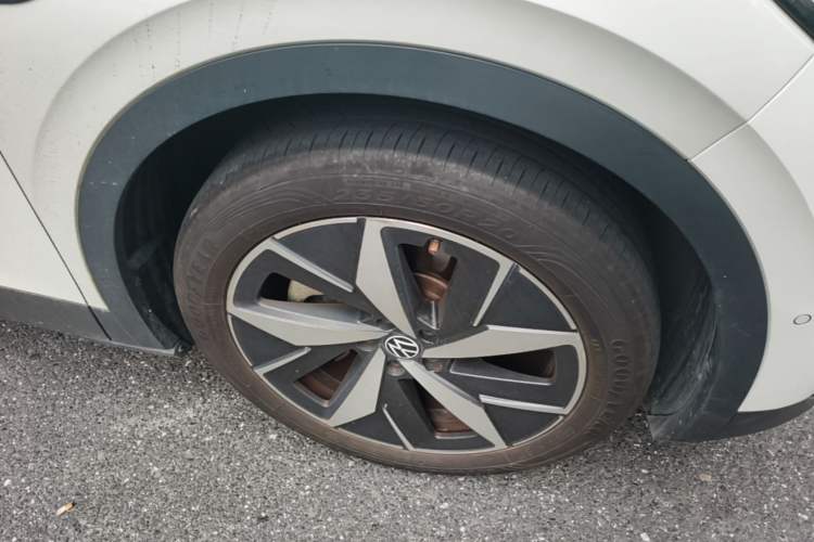 Used Volkswagen ID.4 CROZZ 2022 Long-Range PRO Edition Right Front Wheel Hub
