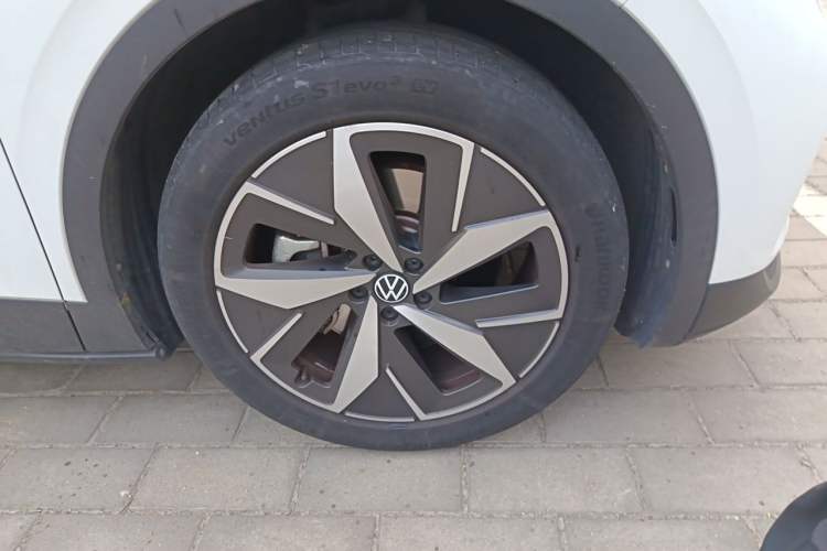 Used Volkswagen ID.4 CROZZ 2022 Long-Range PURE+ Edition Right Front Wheel Hub