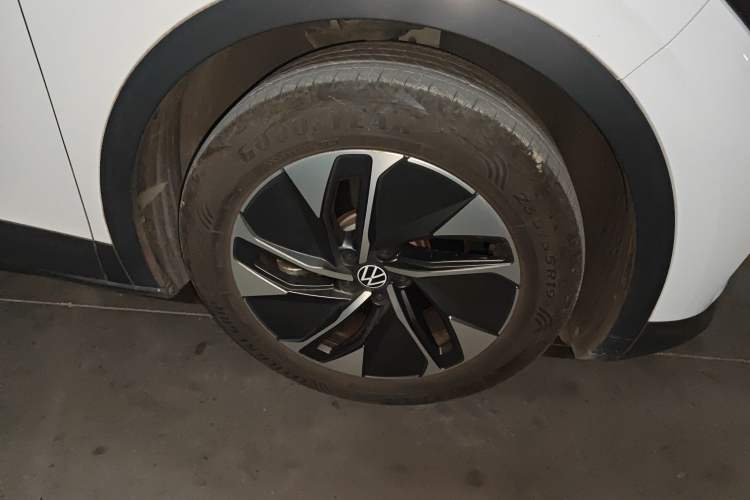Used Volkswagen ID.4 CROZZ 2022 Pure Edition Limited Edition Right Front Wheel Hub