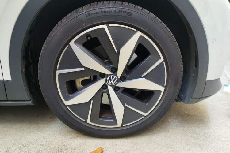 Used Volkswagen ID.4 CROZZ 2022 Long-Range PRO Edition Right Front Wheel Hub