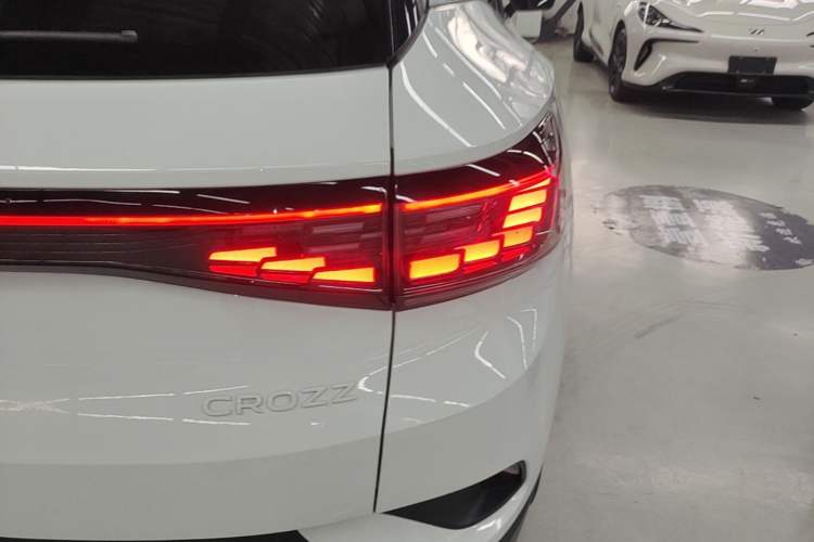 Used Volkswagen ID.4 CROZZ 2022 Long-Range PURE+ Edition Right Rear Taillight
