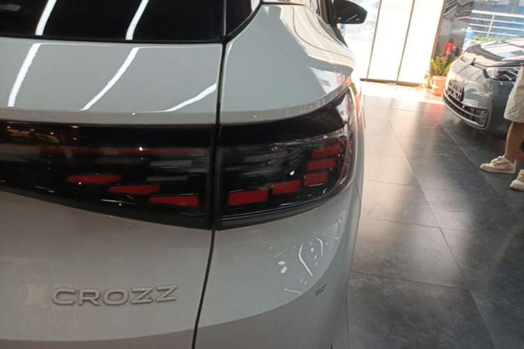 Used Volkswagen ID.4 CROZZ 2022 Long-Range PURE+ Edition Right Rear Taillight