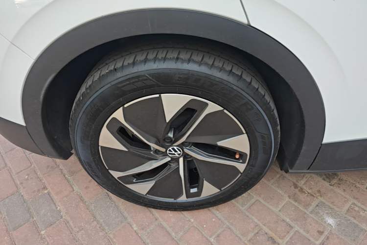 Used Volkswagen ID.4 CROZZ 2022 Standard Range PURE Edition Right Rear Wheel Hub