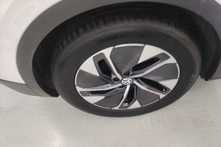 Used Volkswagen ID.4 CROZZ 2022 Long-Range PURE+ Edition Right Rear Wheel Hub