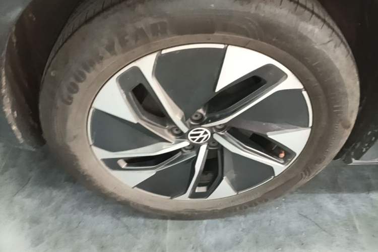 Used Volkswagen ID.4 CROZZ 2022 Long-Range PURE+ Edition Right Rear Wheel Hub