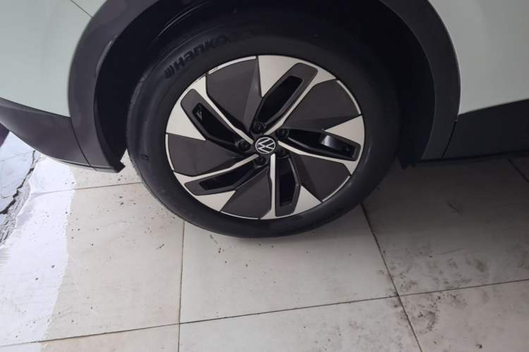 Used Volkswagen ID.4 CROZZ 2022 Standard Range PURE Edition Right Rear Wheel Hub