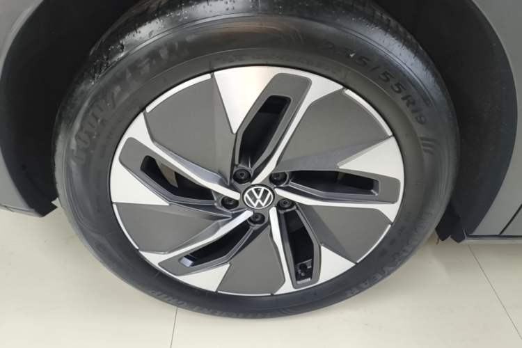 Used Volkswagen ID.4 CROZZ 2022 Standard Range PURE Edition Right Rear Wheel Hub