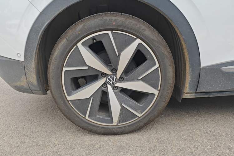 Used Volkswagen ID.4 CROZZ 2022 Long-Range Lite PRO Edition Right Rear Wheel Hub