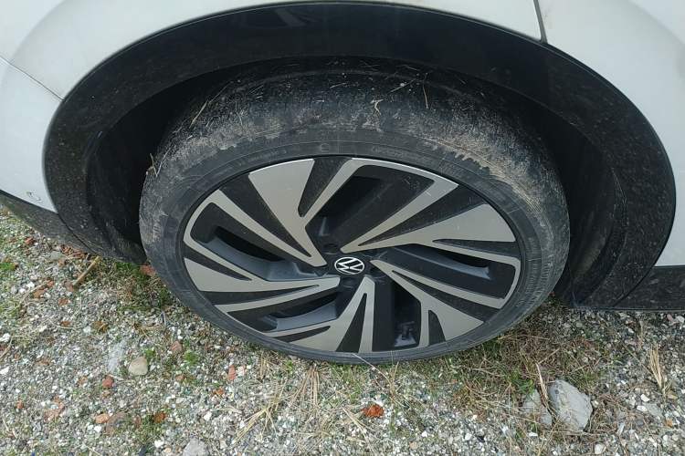 Used Volkswagen ID.4 CROZZ 2022 High-Performance PRIME Edition Right Rear Wheel Hub