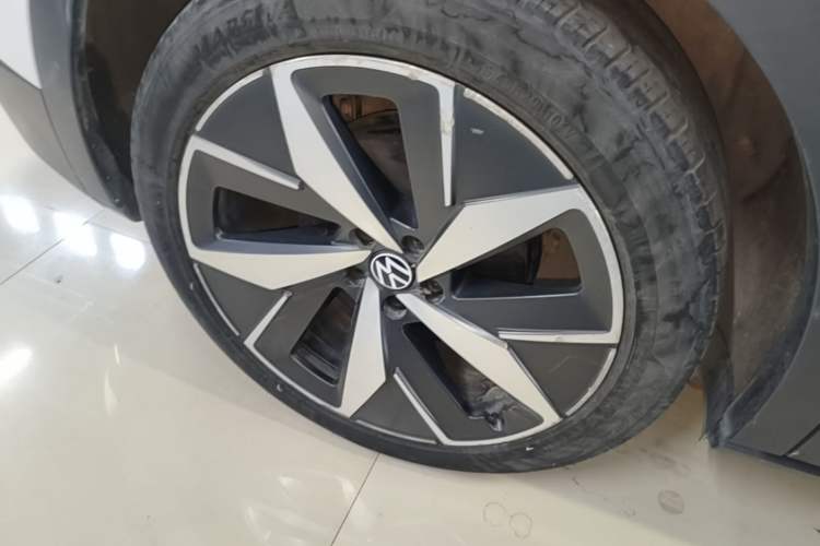 Used Volkswagen ID.4 CROZZ 2022 Long-Range PURE+ Edition Right Rear Wheel Hub