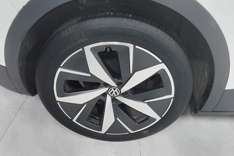 Used Volkswagen ID.4 CROZZ 2022 Long-Range Lite PRO Edition Right Rear Wheel Hub