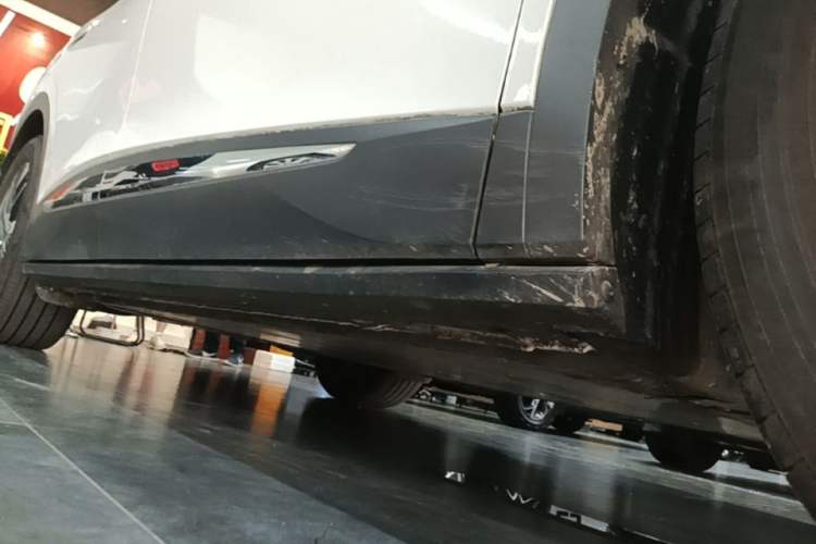 Used Volkswagen ID.4 CROZZ 2022 Long-Range PURE+ Edition Right Side Sill