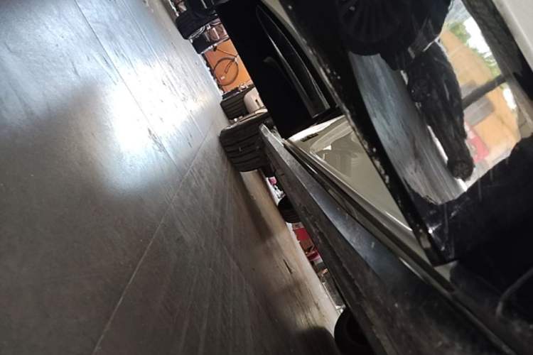 Used Volkswagen ID.4 CROZZ 2022 Long-Range PRO Edition Right Side Sill