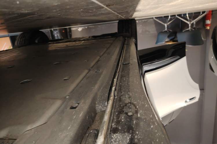 Used Volkswagen ID.4 CROZZ 2022 High-Performance PRIME Edition Right Side Sill