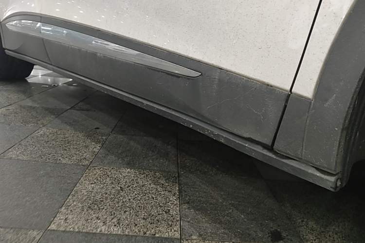 Used Volkswagen ID.4 CROZZ 2022 Long-Range Lite PRO Edition Right Side Sill