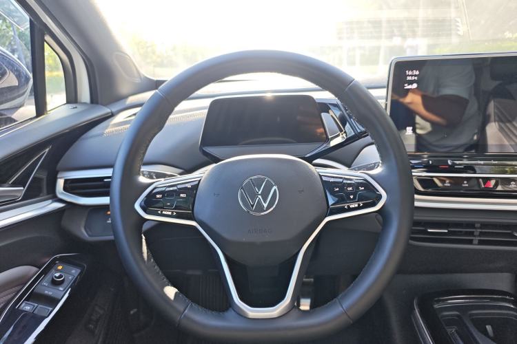 Used Volkswagen ID.4 CROZZ 2022 Long-Range PRO Edition Steering Wheel