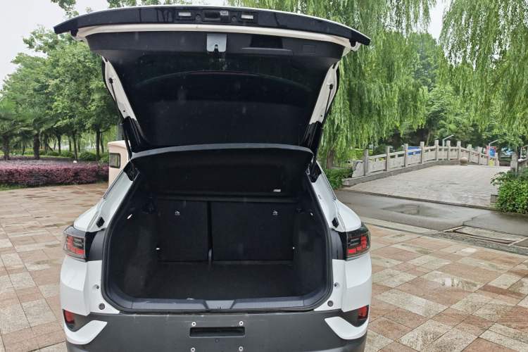 Used Volkswagen ID.4 CROZZ 2022 Standard Range PURE Edition Trunk
