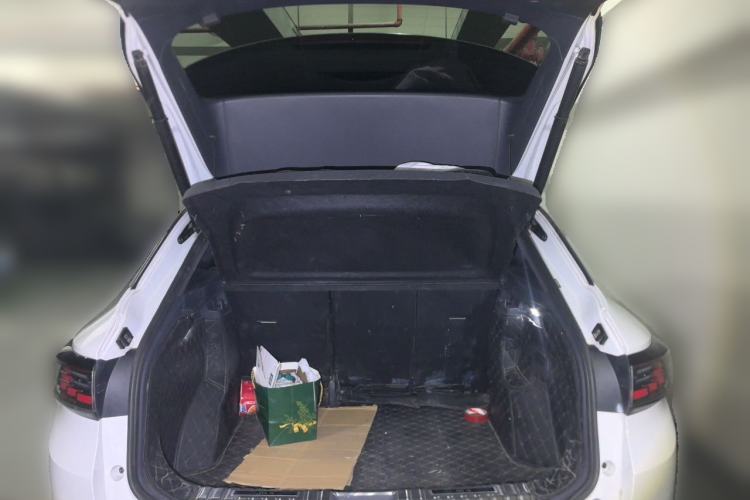 Used Volkswagen ID.4 CROZZ 2022 Long-Range PURE+ Edition Trunk