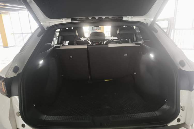 Used Volkswagen ID.4 CROZZ 2022 Long-Range PRO Edition Trunk