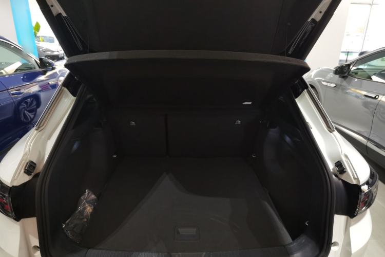 Used Volkswagen ID.4 CROZZ 2022 High-Performance PRIME Edition Trunk
