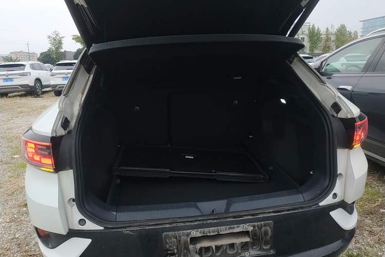 Used Volkswagen ID.4 CROZZ 2022 High-Performance PRIME Edition Trunk