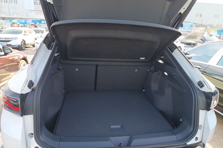 Used Volkswagen ID.4 CROZZ 2022 High-Performance PRIME Edition Trunk