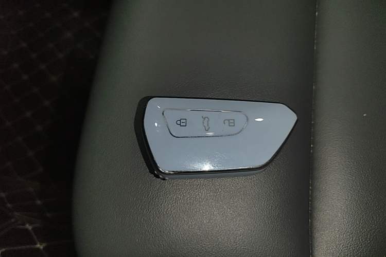 Used Volkswagen ID.4 CROZZ 2022 Long-Range Lite PRO Edition Vehicle Key