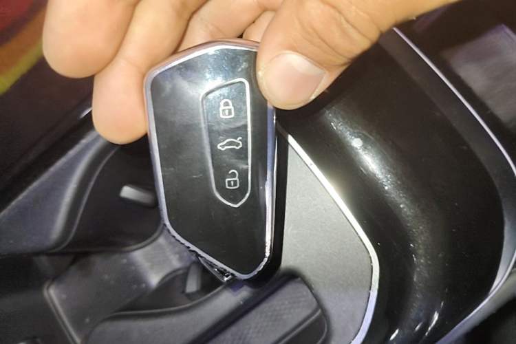 Used Volkswagen ID.4 CROZZ 2022 Long-Range Lite PRO Edition Vehicle Key
