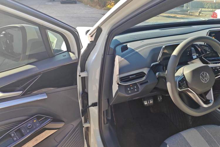Used Volkswagen ID.4 CROZZ 2023 ACTIVE Lifestyle Edition Driver Seat
