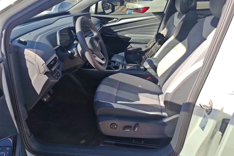 Used Volkswagen ID.4 CROZZ 2023 ACTIVE Lifestyle Edition Left Front Seat